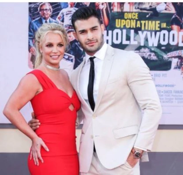 Here's Why Britney Spears' Fans Think She's Already Married to Sam Asghari