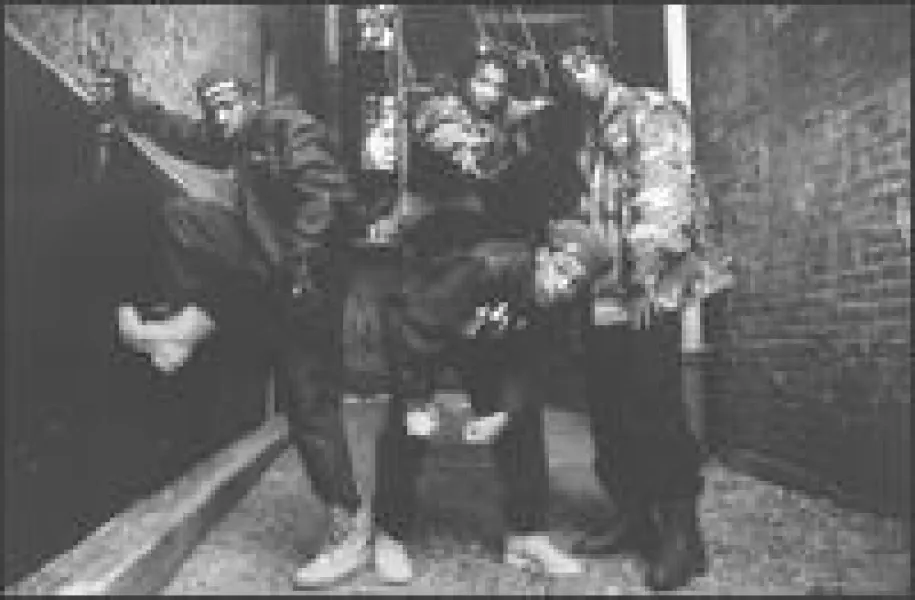 Gravediggaz - 1-800 Suicide (Gangsta mix) lyrics