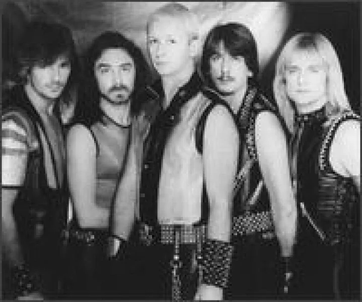 Judas Priest - Between The Hammer & The Anvil lyrics