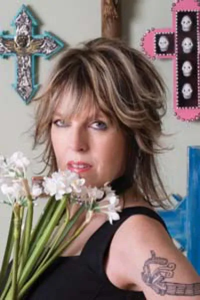 Lucinda Williams - You Don't Have To Go Very Far * lyrics