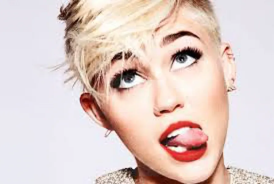 Miley Cyrus - Que Sera lyrics