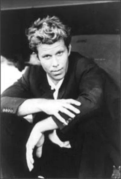 Tom Waits - ...But There's Never a Rose lyrics