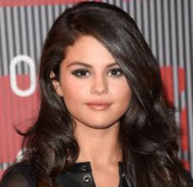 Selena Gomez - Me And The Rhythm lyrics